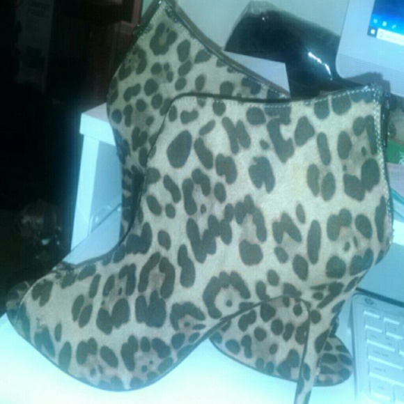 Shoes - Picture 2 of 2